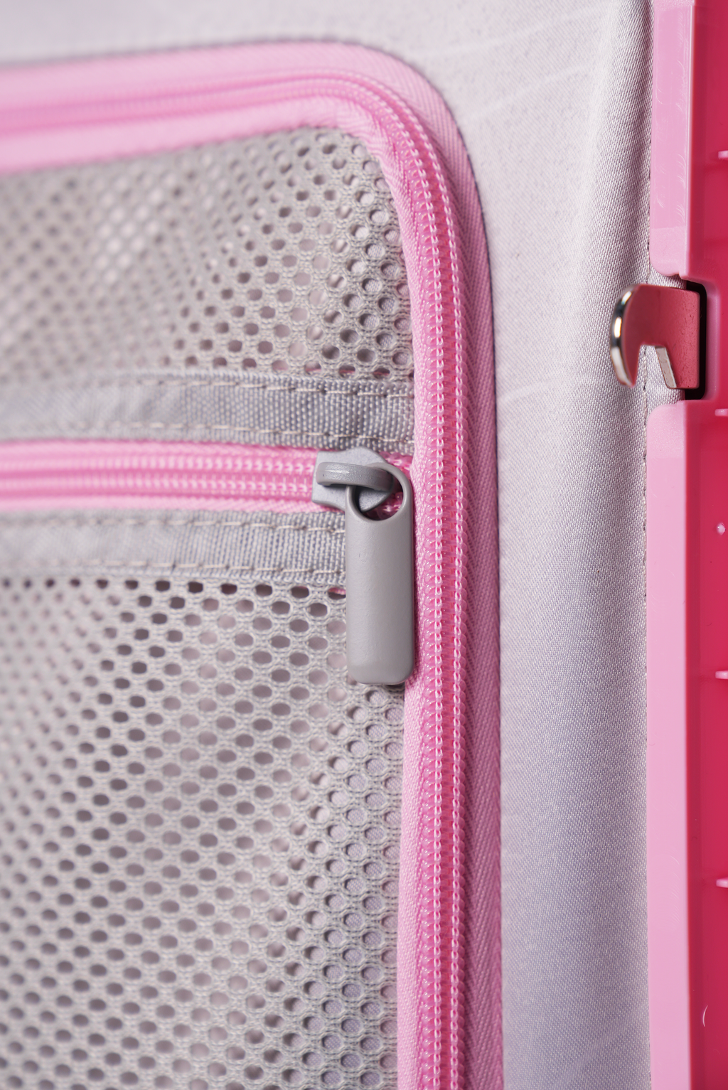 BUSCAR SOFT PINK CABIN BAG