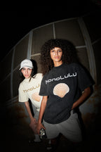 HONOLULU TEE – BLACK