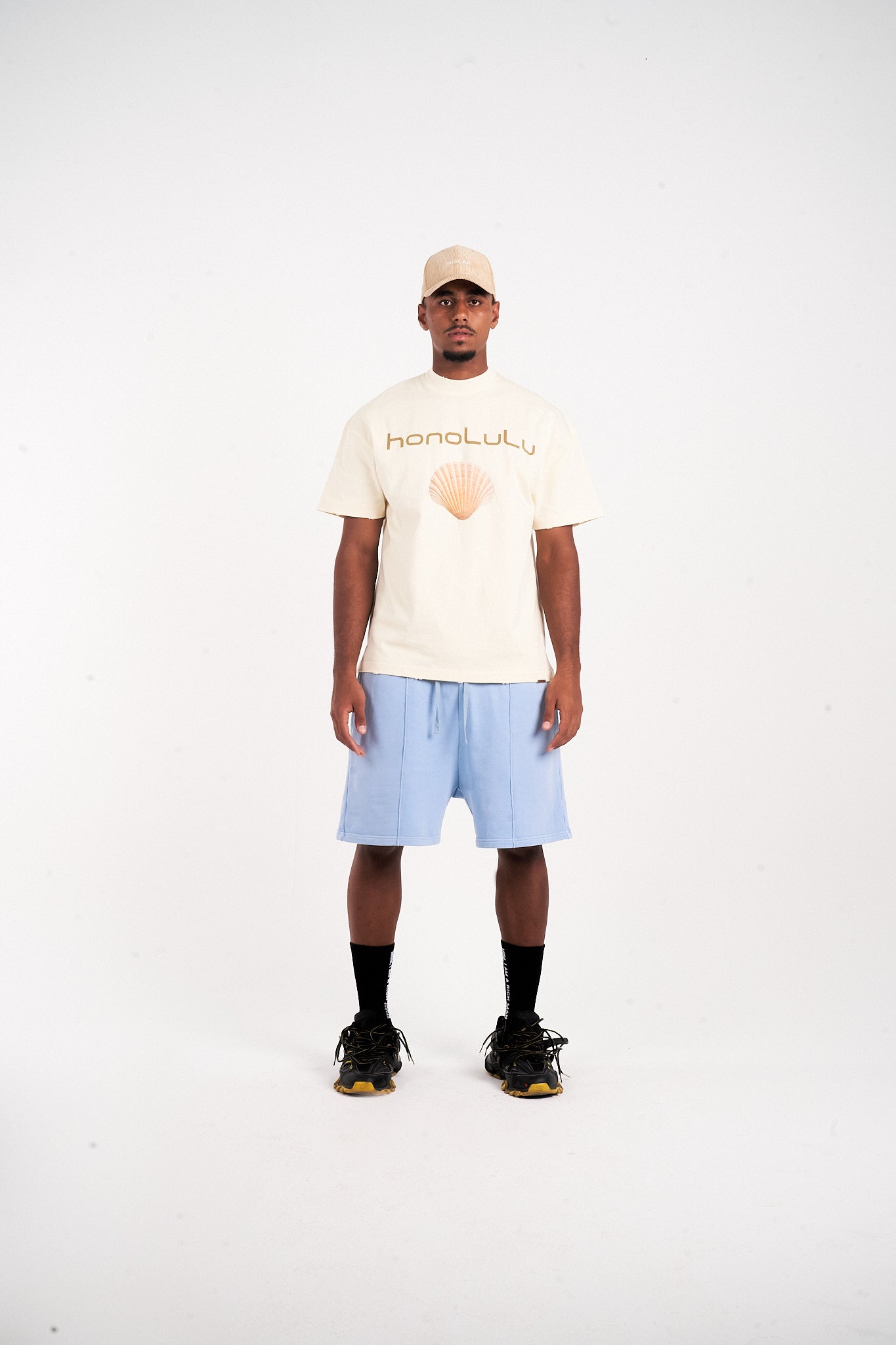 HONOLULU TEE – CREAMY