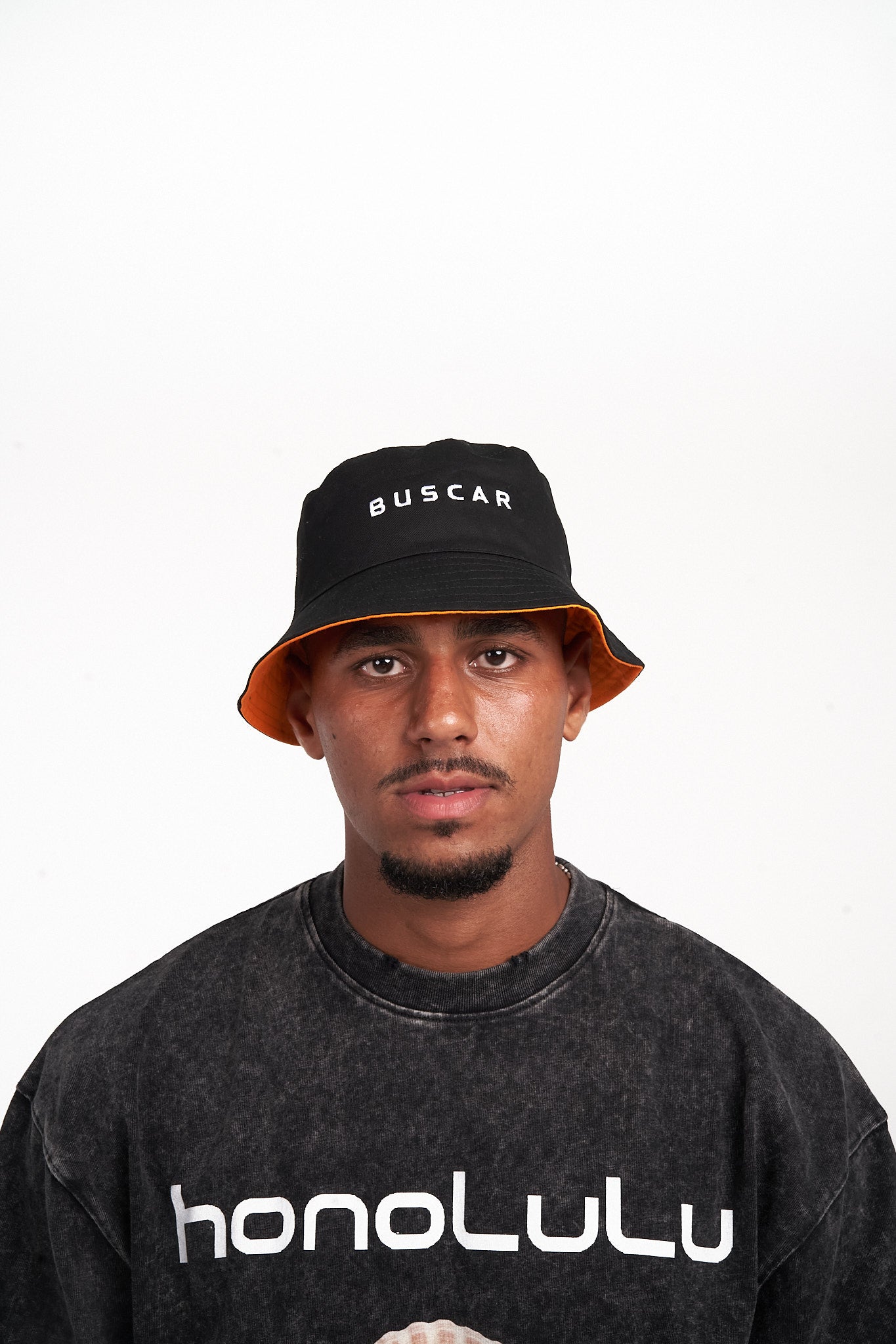 BUCKET HAT BLACK & ORANGE