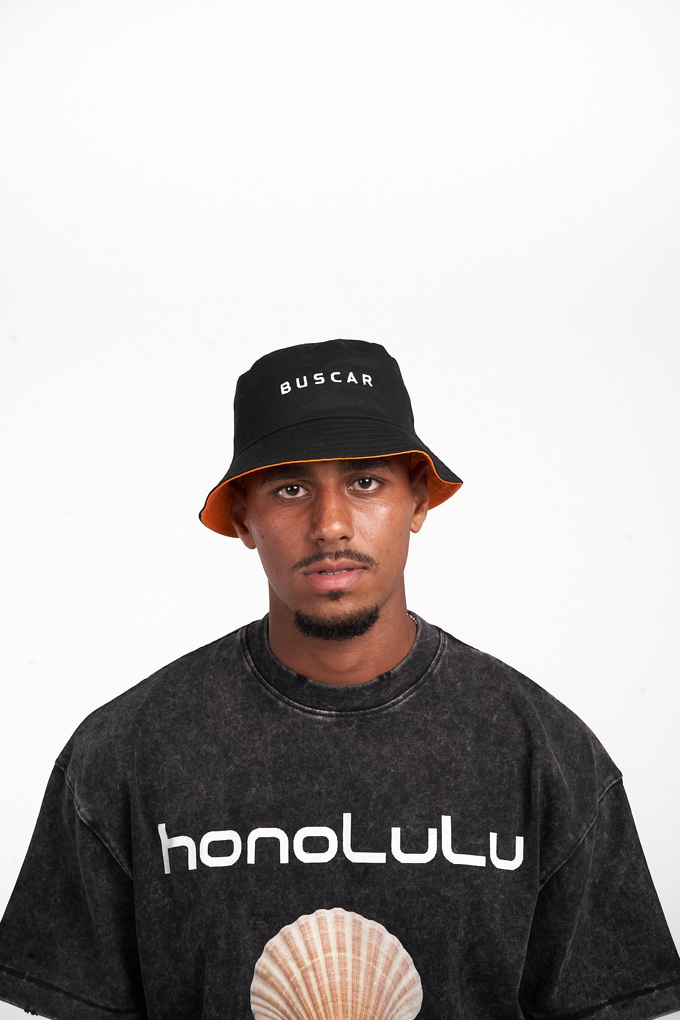 BUCKET HAT BLACK & ORANGE