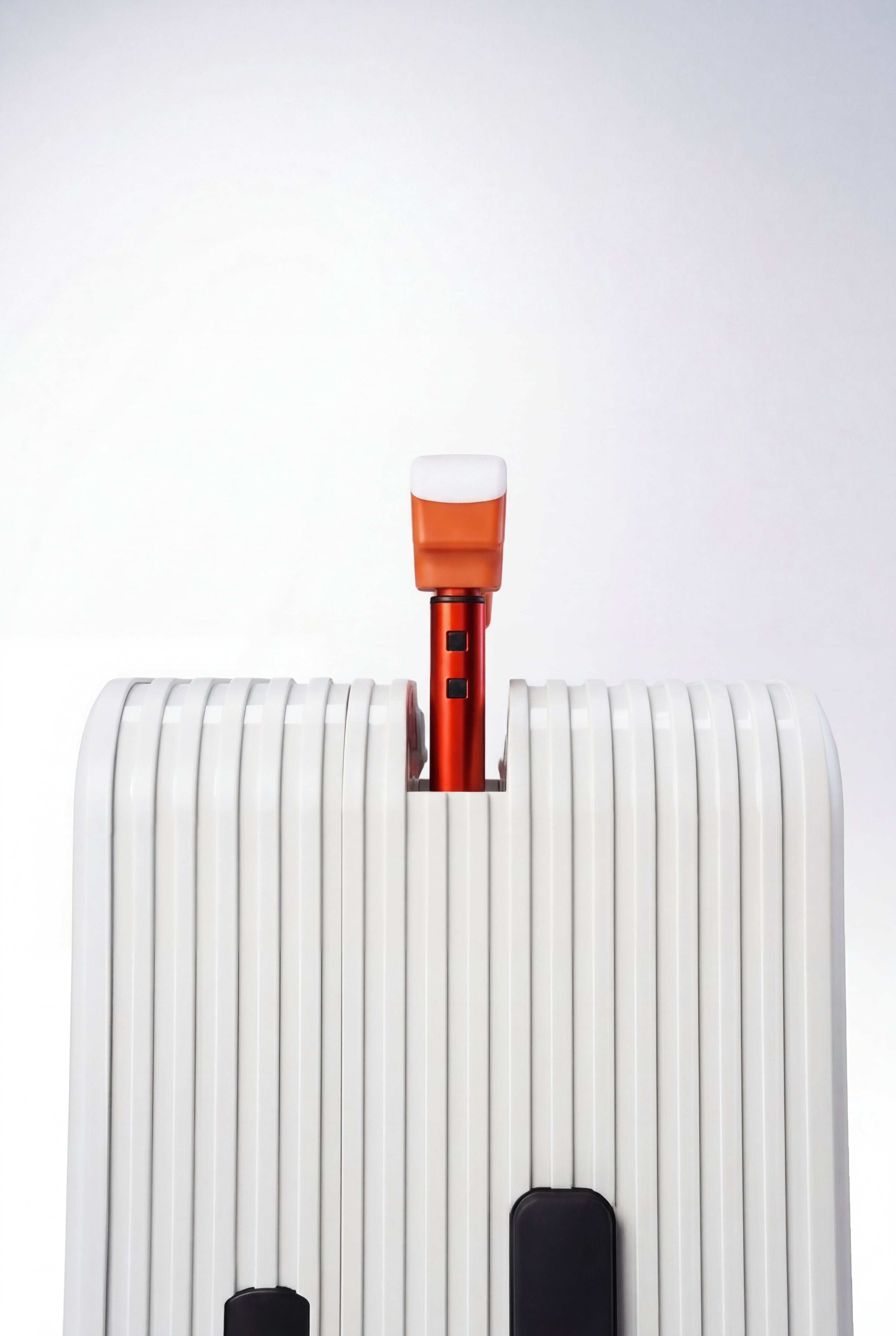 BUSCAR WHITE CABIN BAG